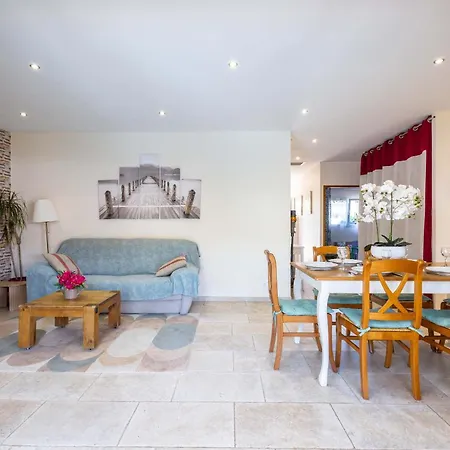 Crystal A Haven Of Luxury And Serenity *